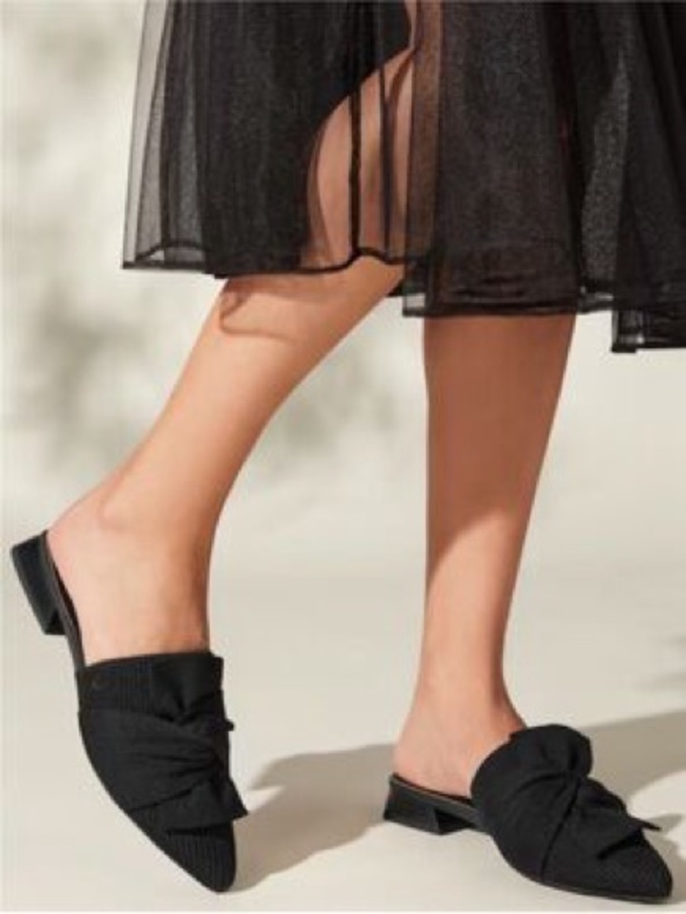 VIVAIA Yaffa Pointed Toe Knot Sandals Black Size 38 (7.5-8) Slip-On Minimalist